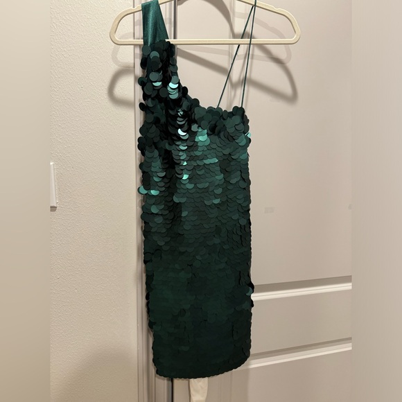 green sequin dress - Picture 2 of 3
